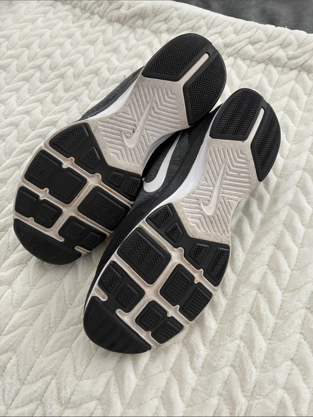 Nike Black and Gray Athletic Trainers with White Swoosh 8.5